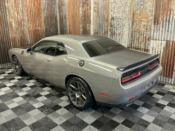 dodge-challenger-bensin-2017-big-12