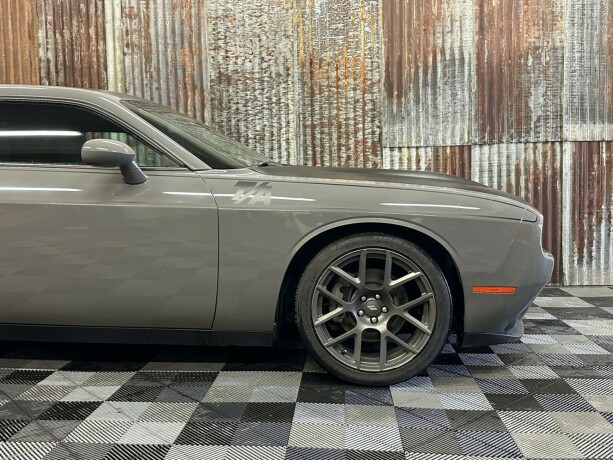 dodge-challenger-bensin-2017-big-3