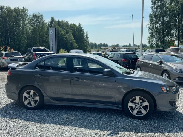 mitsubishi-lancer-bensin-2008-big-5