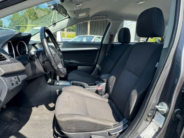 mitsubishi-lancer-bensin-2008-big-8