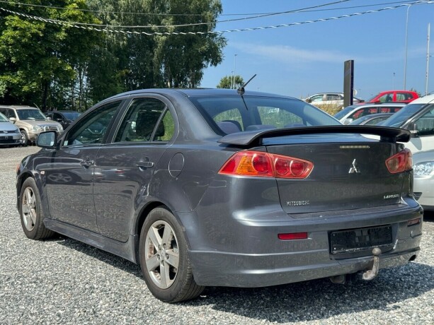 mitsubishi-lancer-bensin-2008-big-2