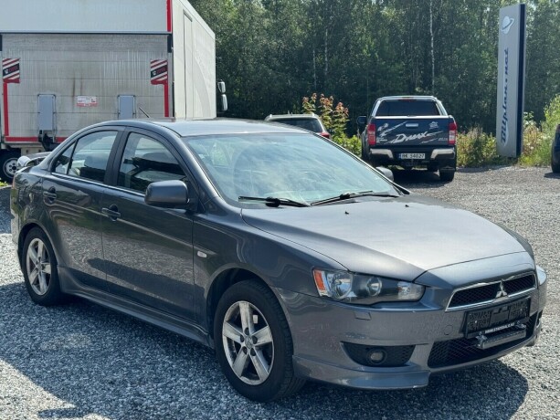 mitsubishi-lancer-bensin-2008-big-4