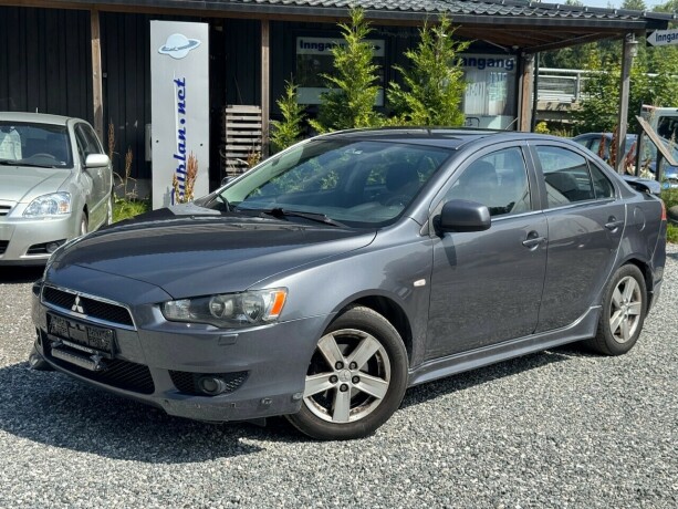 mitsubishi-lancer-bensin-2008-big-0