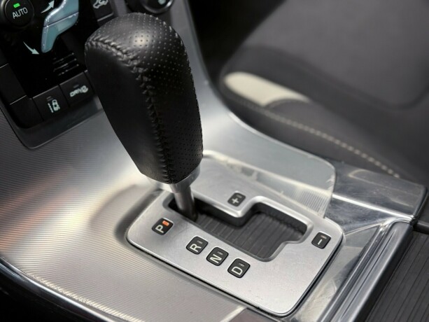 volvo-s60-bensin-2011-big-24