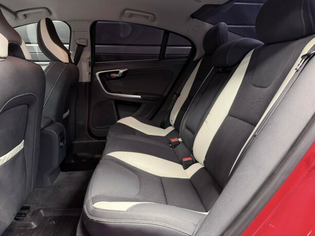 volvo-s60-bensin-2011-big-18