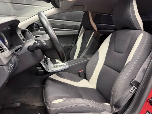 volvo-s60-bensin-2011-big-13