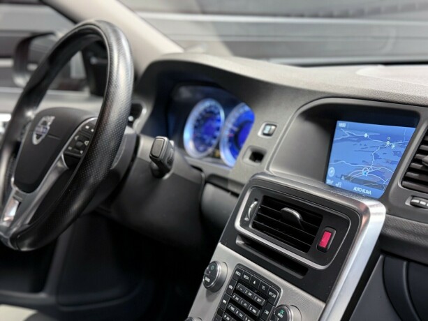 volvo-s60-bensin-2011-big-15