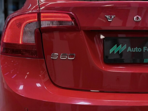 volvo-s60-bensin-2011-big-34