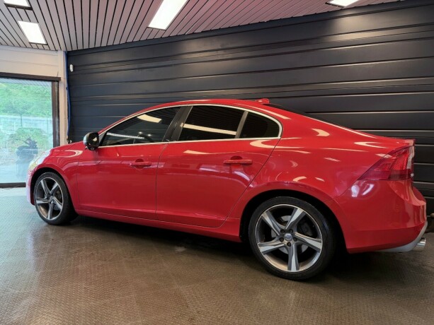 volvo-s60-bensin-2011-big-4