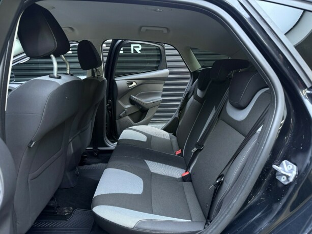 ford-focus-diesel-2011-big-25