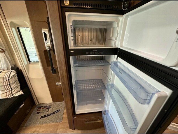 niesmann-bischoff-arto-88le-2-enkle-senger-senkeseng-reg-for-5-lithium-x-2-solcelle-alde-diesel-2014-big-20