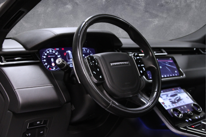land-rover-range-rover-velar-bensin-2018-big-25