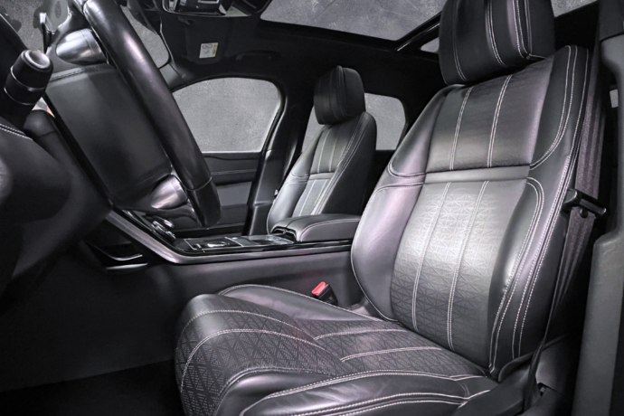 land-rover-range-rover-velar-bensin-2018-big-7