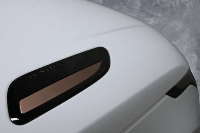 land-rover-range-rover-velar-bensin-2018-big-43