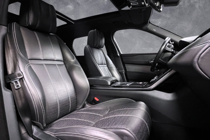 land-rover-range-rover-velar-bensin-2018-big-8