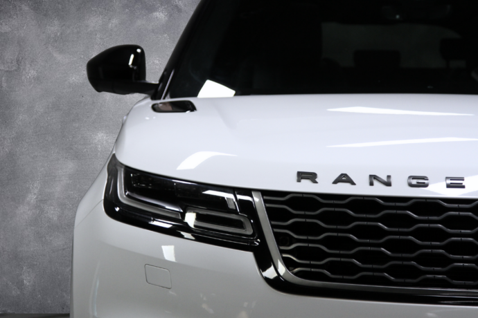 land-rover-range-rover-velar-bensin-2018-big-39