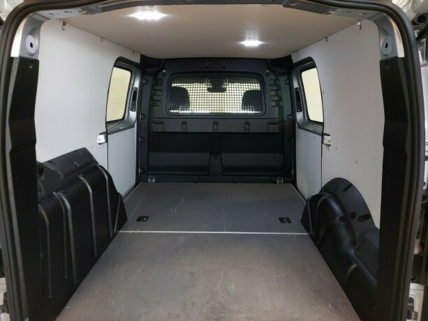 volkswagen-caddy-diesel-2024-big-28