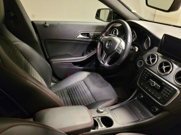 mercedes-benz-cla-bensin-2014-big-14