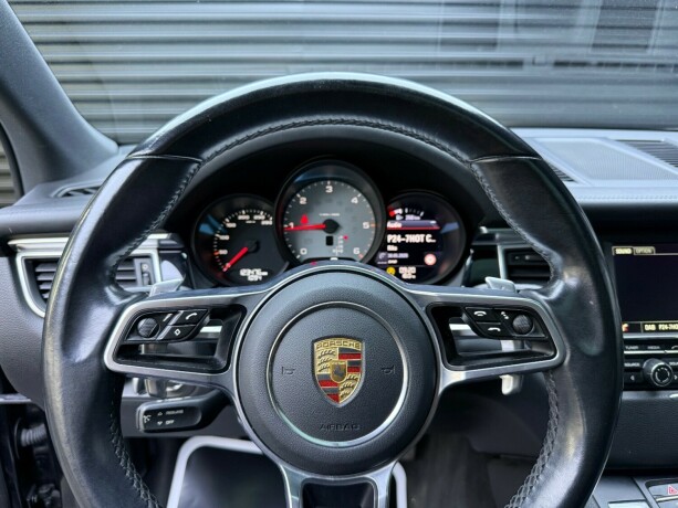 porsche-macan-diesel-2015-big-11