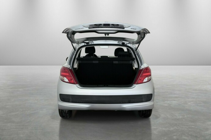 peugeot-207-diesel-2010-big-9