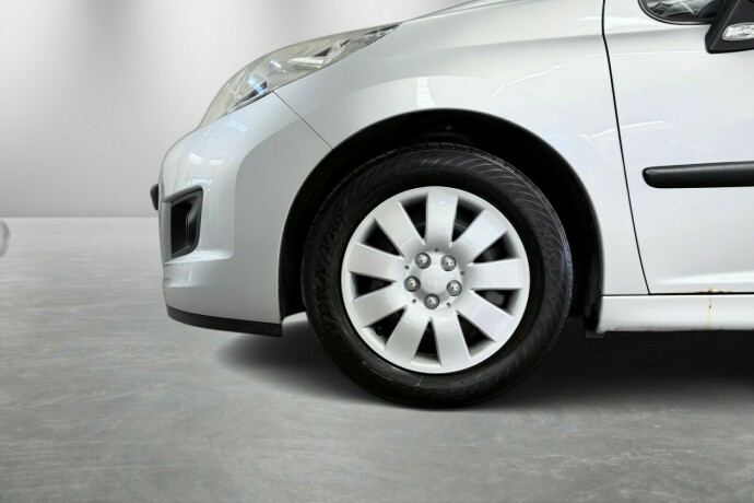 peugeot-207-diesel-2010-big-8