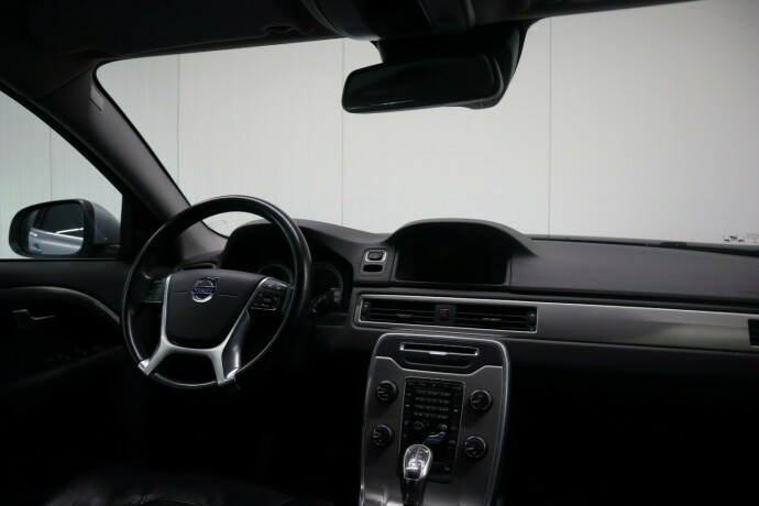 volvo-v70-diesel-2013-big-24