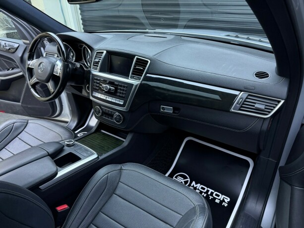 mercedes-benz-gl-bensin-2015-big-10