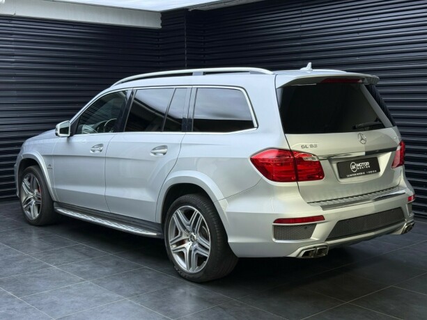 mercedes-benz-gl-bensin-2015-big-1