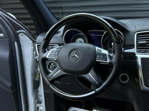 mercedes-benz-gl-bensin-2015-big-11