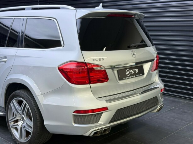 mercedes-benz-gl-bensin-2015-big-5