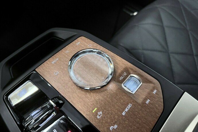 bmw-ix-elektrisitet-2022-big-38