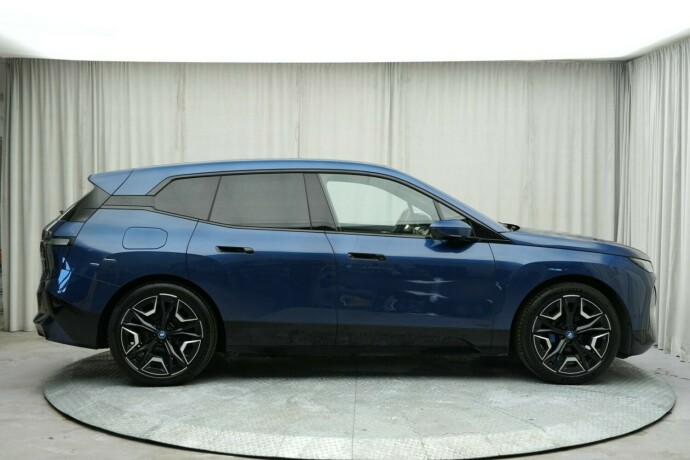 bmw-ix-elektrisitet-2022-big-46