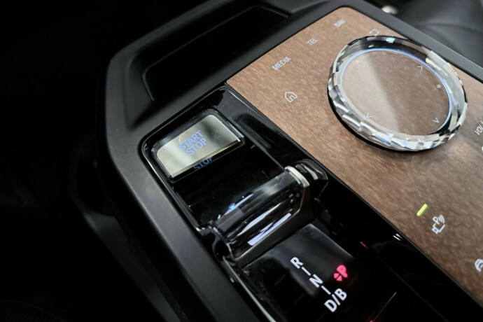 bmw-ix-elektrisitet-2022-big-37