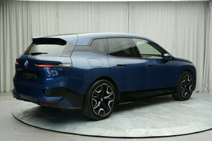 bmw-ix-elektrisitet-2022-big-50