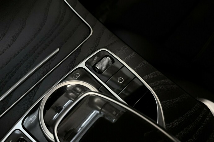 mercedes-benz-c-klasse-elektrisitetbensin-2020-big-28