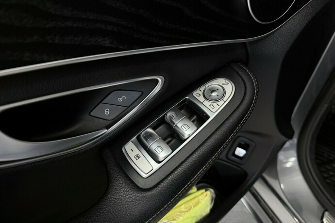 mercedes-benz-c-klasse-elektrisitetbensin-2020-big-22
