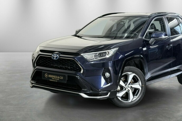 toyota-rav4-elektrisitetbensin-2021-big-1