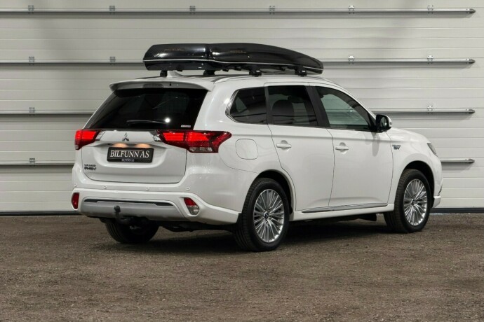 mitsubishi-outlander-elektrisitetbensin-2020-big-2