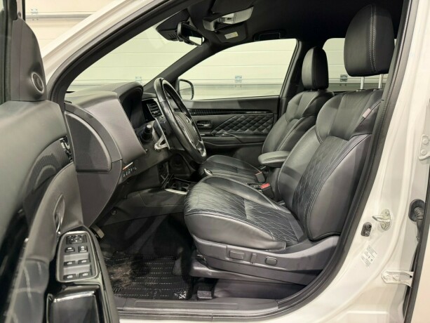 mitsubishi-outlander-elektrisitetbensin-2020-big-7