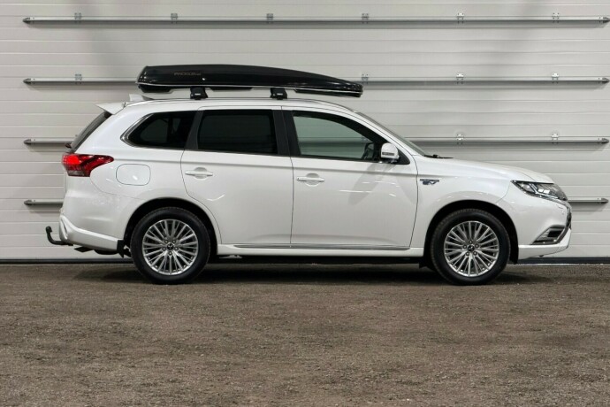 mitsubishi-outlander-elektrisitetbensin-2020-big-1