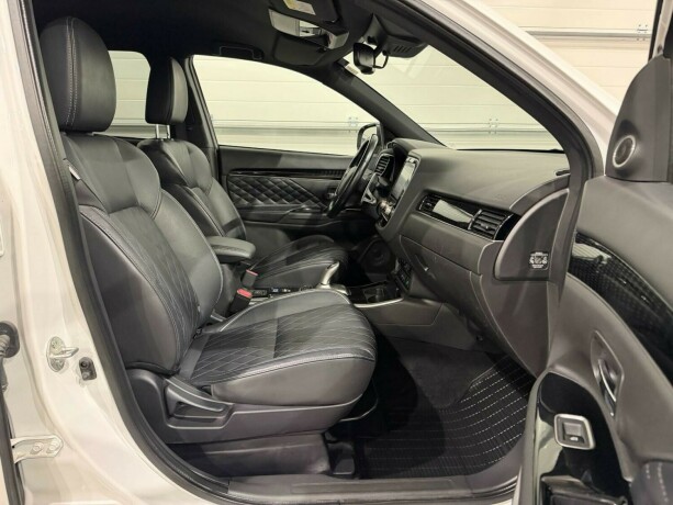 mitsubishi-outlander-elektrisitetbensin-2020-big-9