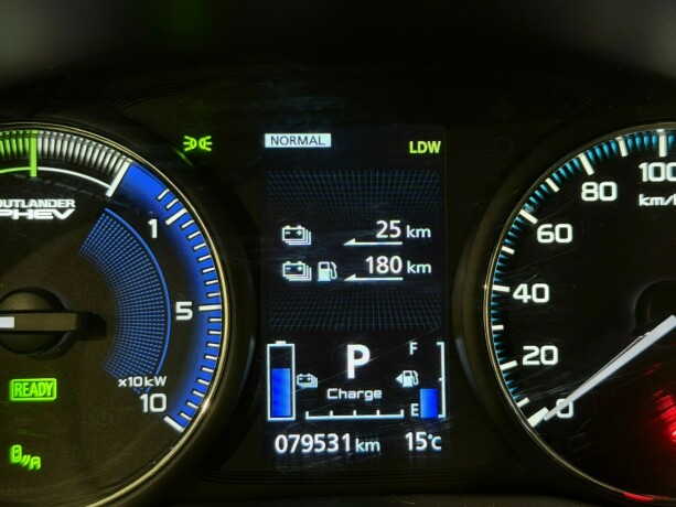 mitsubishi-outlander-elektrisitetbensin-2020-big-17