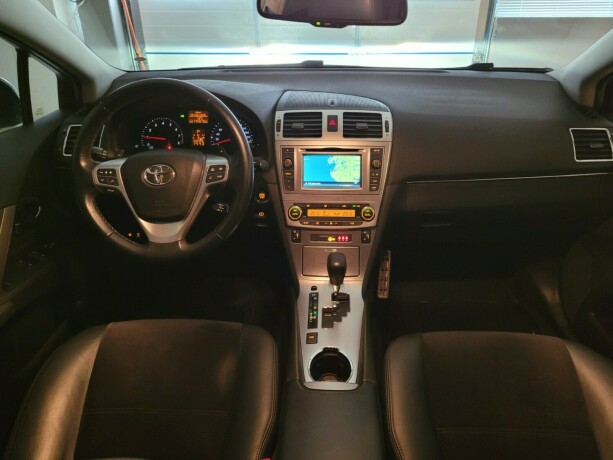 toyota-avensis-bensin-2015-big-25