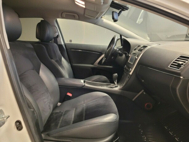 toyota-avensis-bensin-2015-big-11