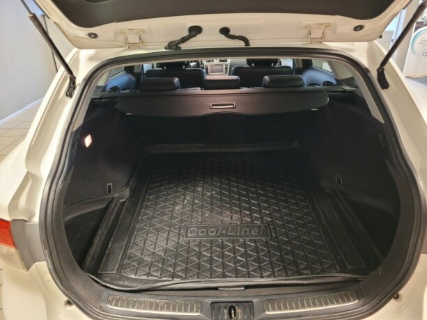 toyota-avensis-bensin-2015-big-17