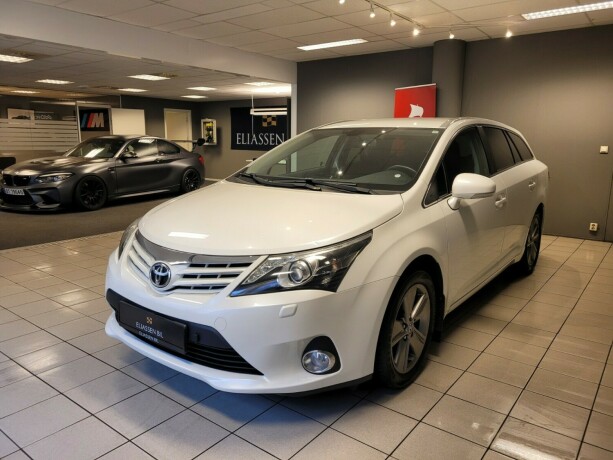 toyota-avensis-bensin-2015-big-8