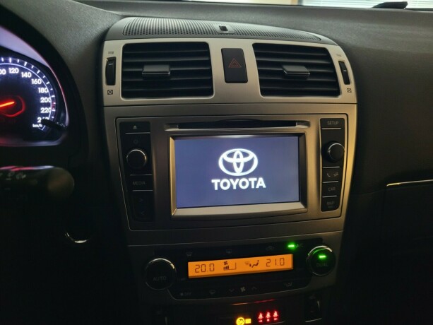 toyota-avensis-bensin-2015-big-20