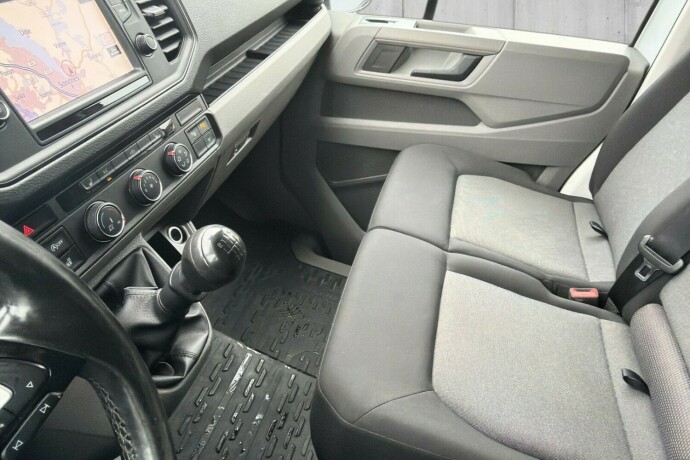 volkswagen-crafter-diesel-2017-big-16