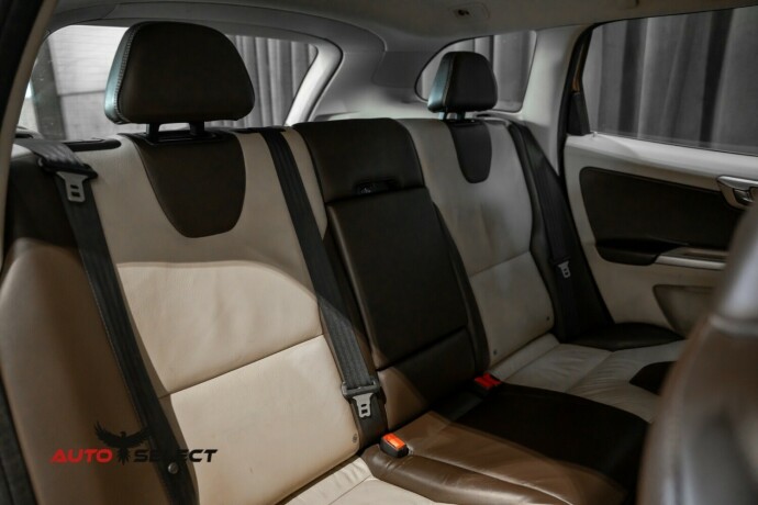 volvo-xc-60-diesel-2011-big-13