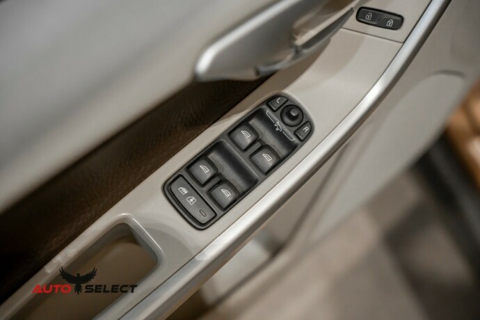 volvo-xc-60-diesel-2011-big-20